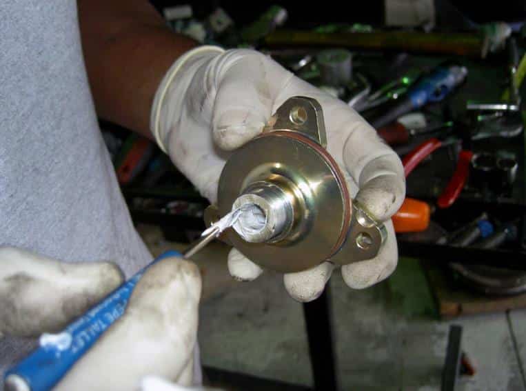 Lubricate the DOF flange — photo 1