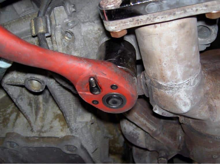 Remove the chain tensioners — photo 1