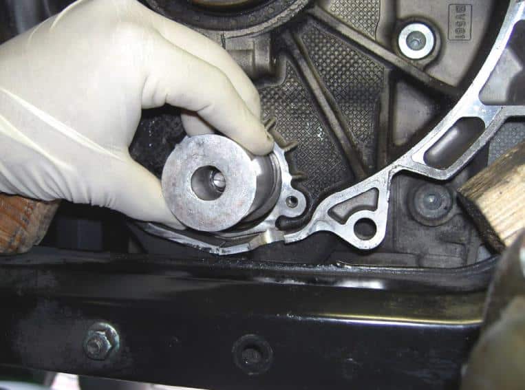Center the insertion tool — photo 1