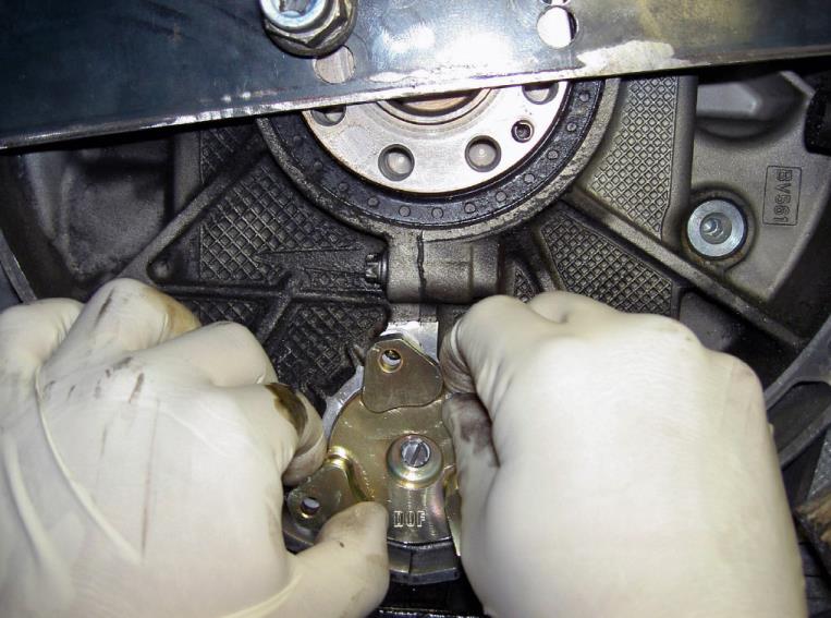 Position the new DOF flange — photo 1