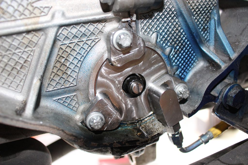 Replace the rear main seal if required — photo 3