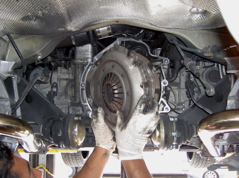 Remove the clutch assembly or torque converter — photo 2