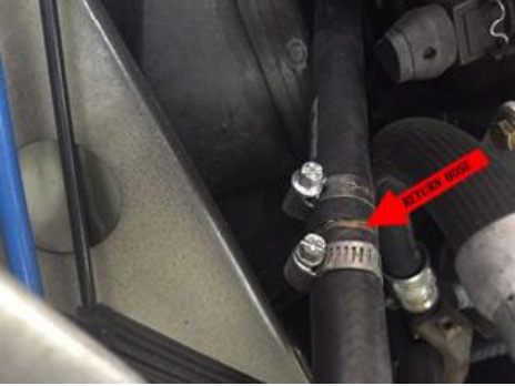 Connect the second return hose — photo 1